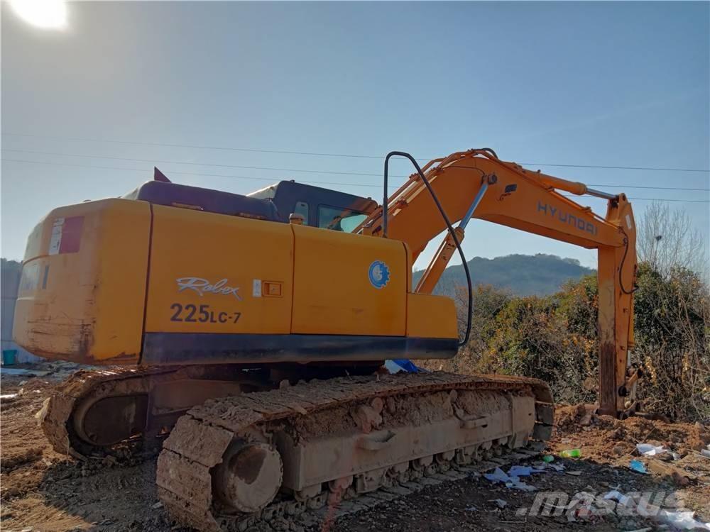Hyundai R225LC-7 履带挖掘机