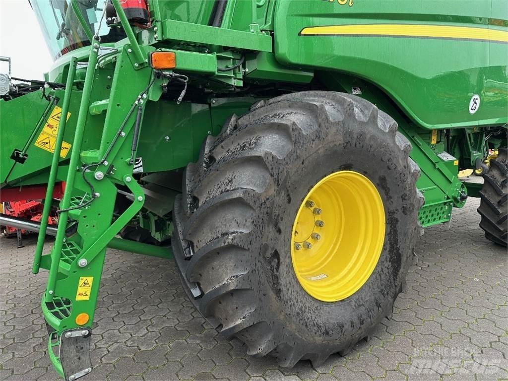 John Deere T 670 i 联合收割机