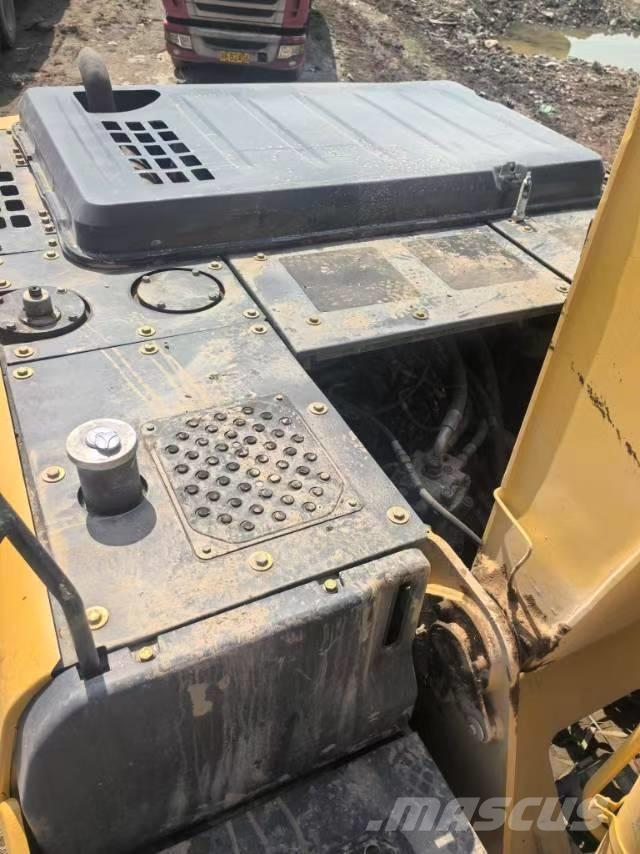 Sumitomo SH200-5 履带挖掘机