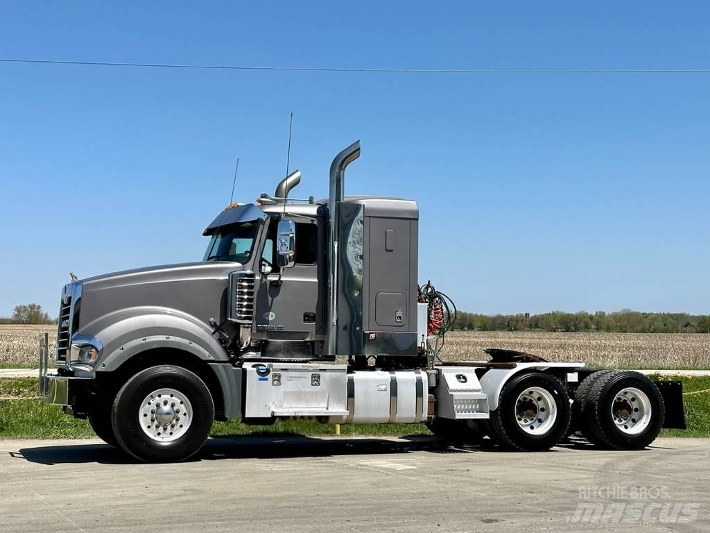 Mack Titan TD 713 平板车