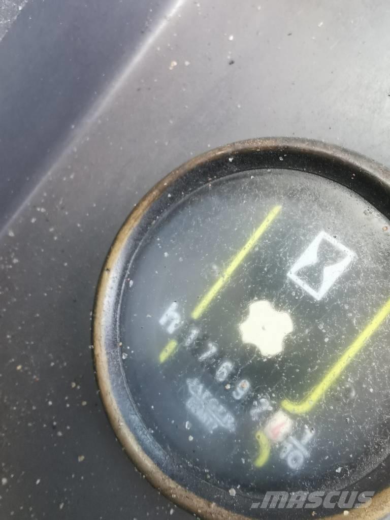 CASE WX 150 轮式挖掘机