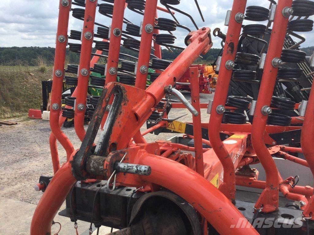 Kuhn GA 3801 GM 料堆整形机