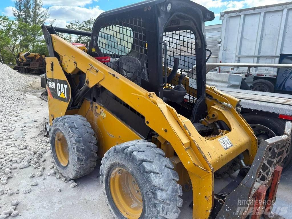 CAT 262 D 滑移装载机
