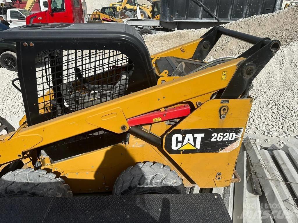 CAT 262 D 滑移装载机