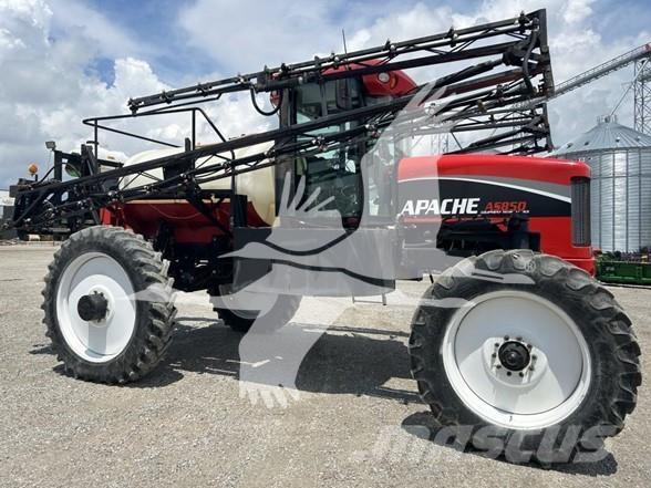 Apache AS850 自走式喷雾机