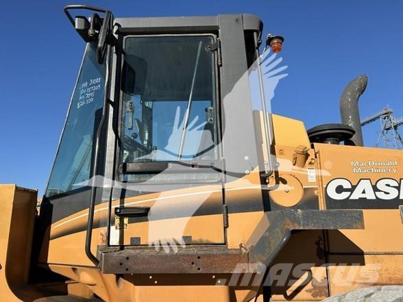 CASE 821C 轮式装载机