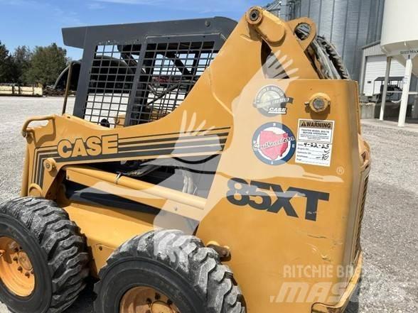 CASE 85XT 滑移装载机
