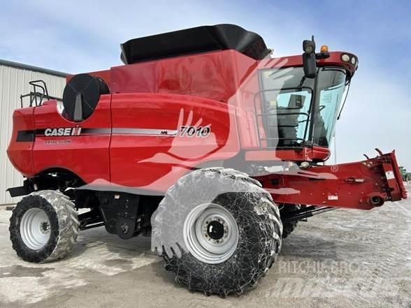 Case IH 7010 联合收割机