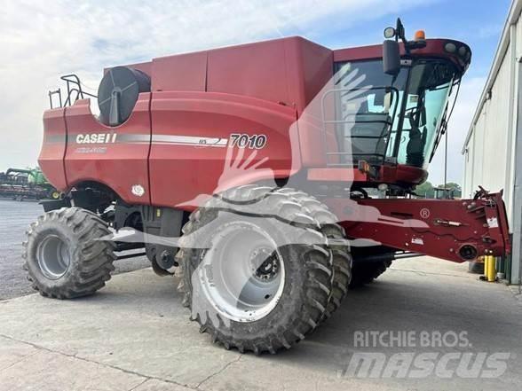 Case IH 7010 联合收割机