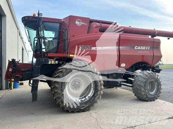 Case IH 7010 联合收割机