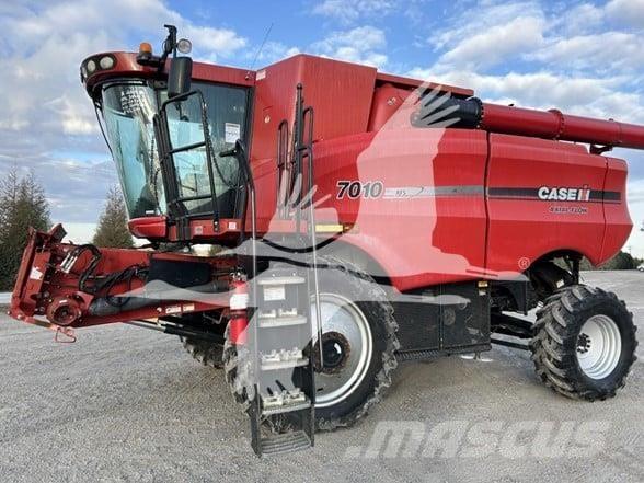 Case IH 7010 联合收割机