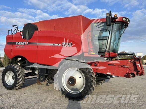 Case IH 7010 联合收割机