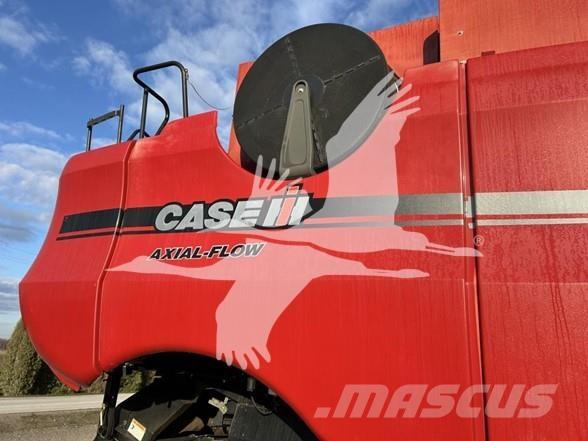 Case IH 7010 联合收割机