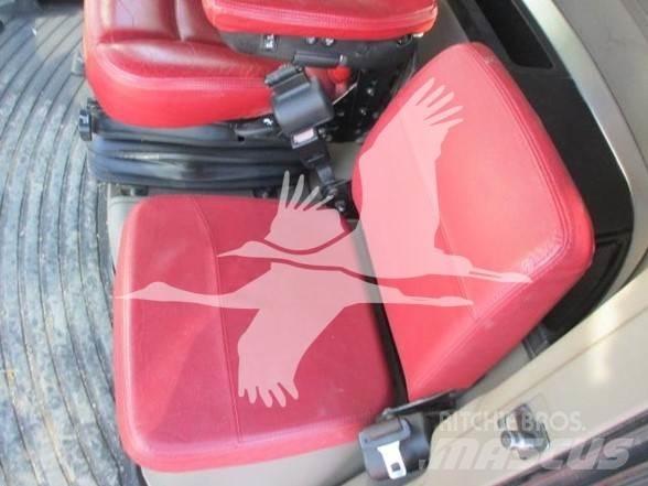 Case IH 8240 联合收割机