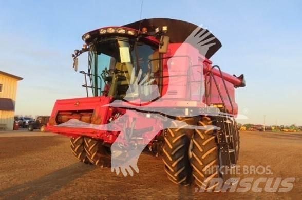 Case IH 8250 联合收割机