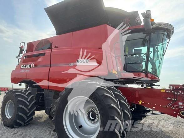 Case IH 8250 联合收割机