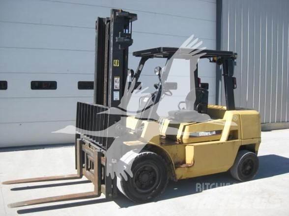 CAT DP40KL 柴油叉车