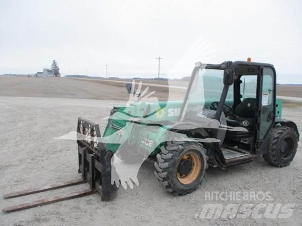 JCB 525-60 伸缩臂叉装车|叉装车