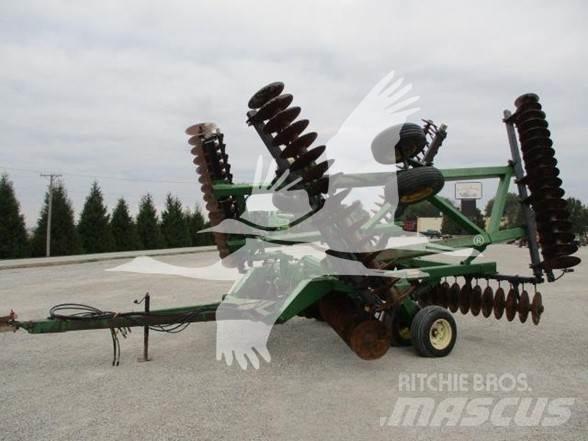 John Deere 630 圆盘耙