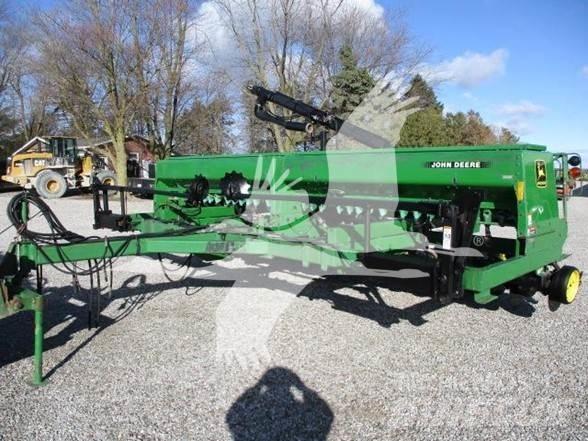 John Deere 750 条播机