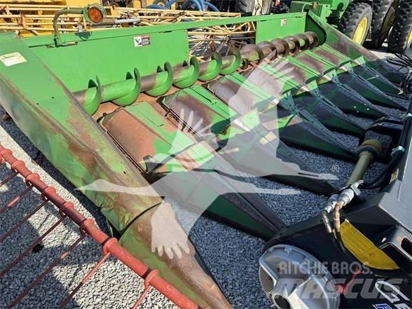 John Deere 843 联合收割机头