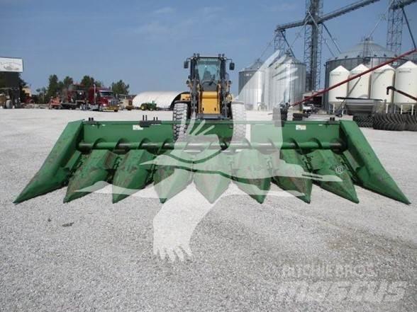 John Deere 843 联合收割机头