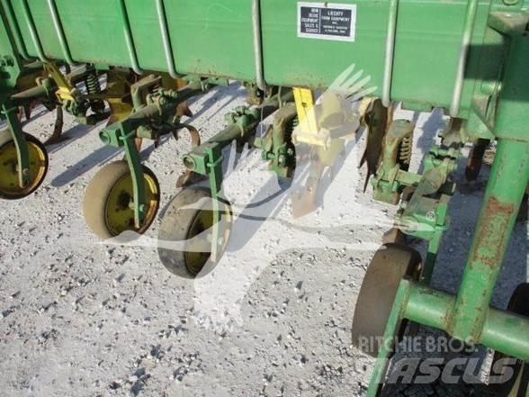 John Deere 85 弹簧中耕机