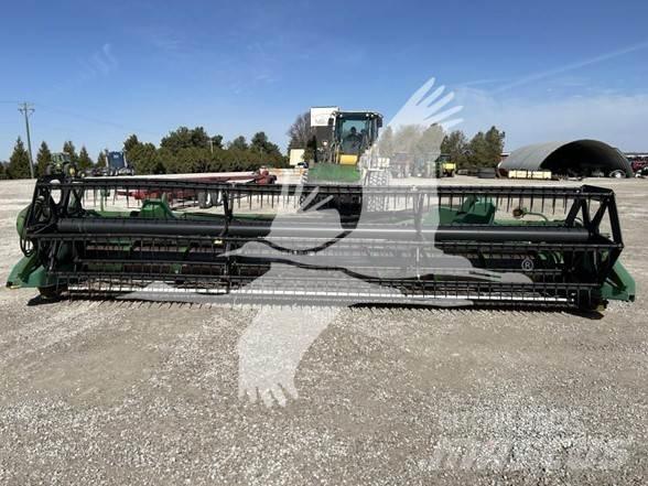 John Deere 920 联合收割机头