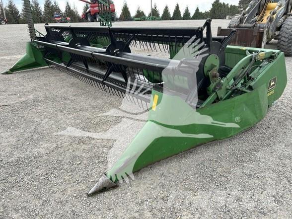 John Deere 920 联合收割机头