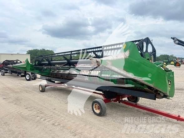 John Deere 925 联合收割机头