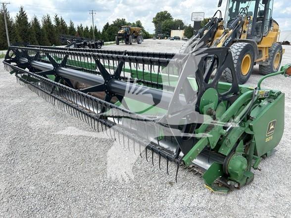 John Deere 925 联合收割机头