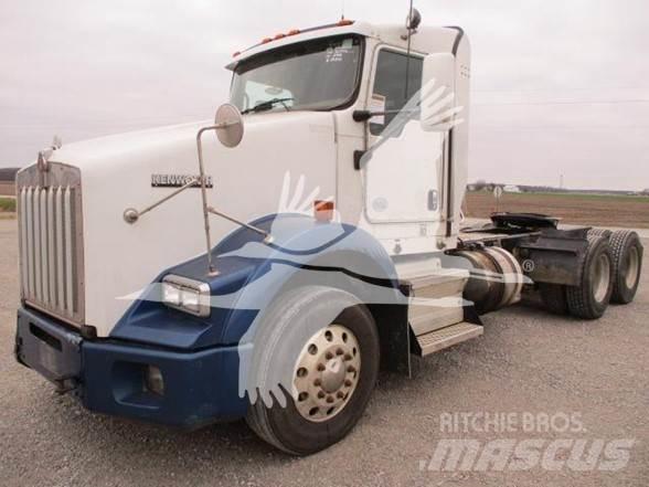 Kenworth T800 牵引车