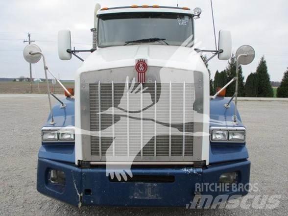 Kenworth T800 牵引车