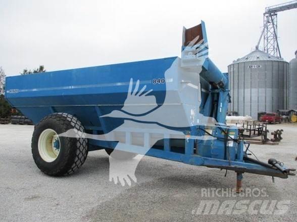 Kinze 840 粮食车