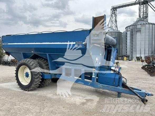 Kinze 840 粮食车