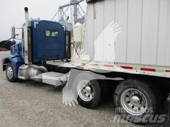 Peterbilt 385 牵引车