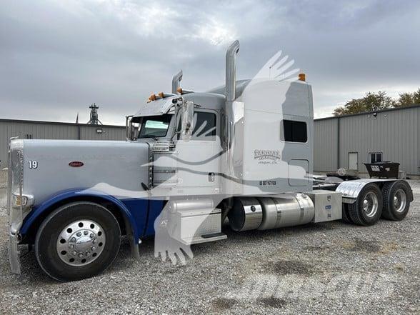 Peterbilt 389 牵引车