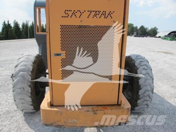 SkyTrak 8042 伸缩臂叉装车|叉装车