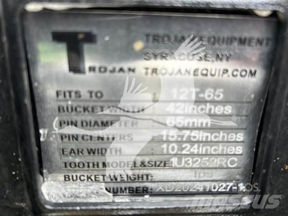 Trojan 120CL 挖斗
