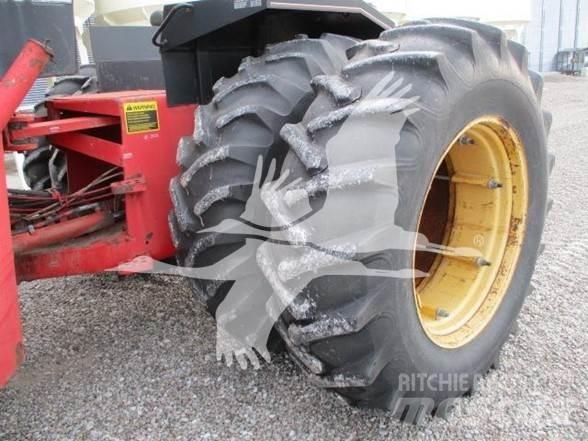 Versatile 876 拖拉机/农用车