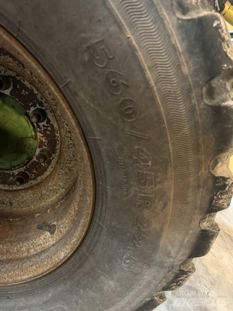 Krone Swadro 1400 犁耙和摊草机