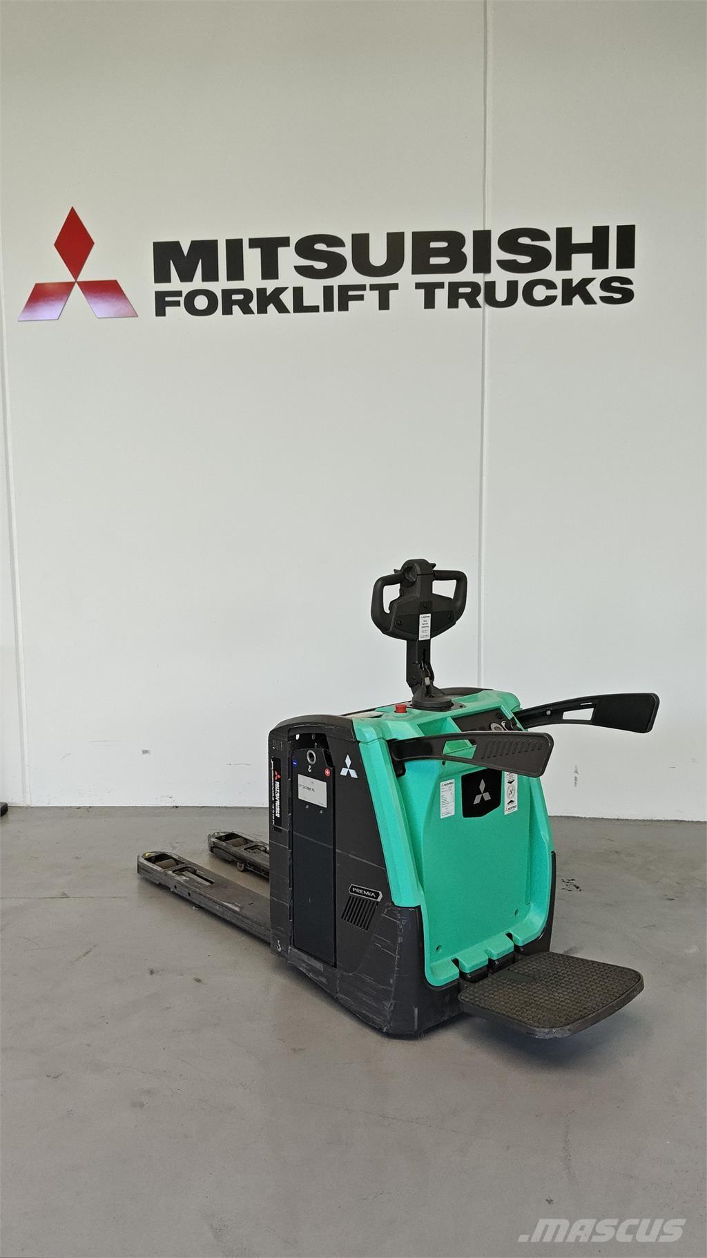 Mitsubishi PBV20N3 平台运输车