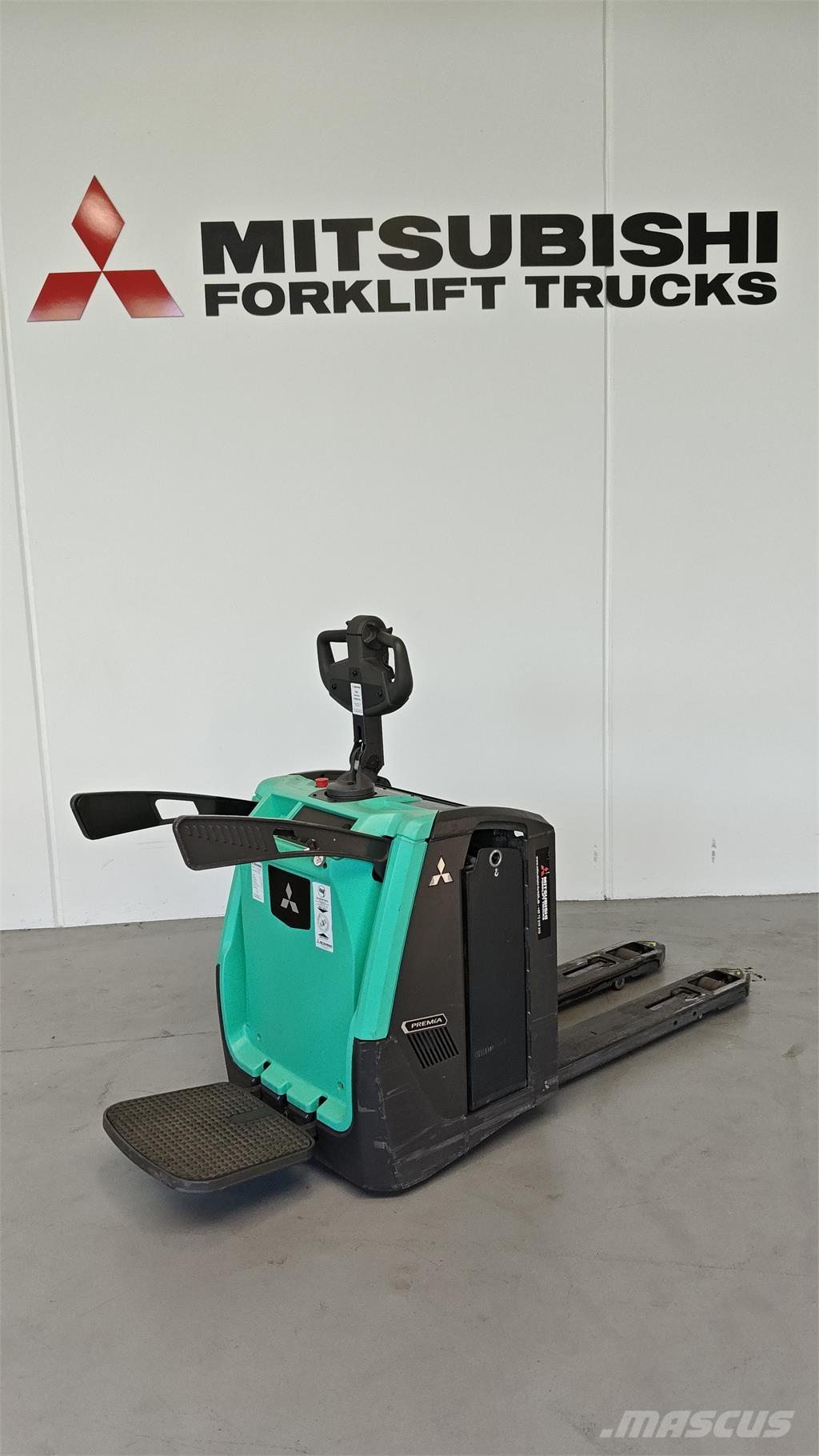 Mitsubishi PBV20N3 平台运输车