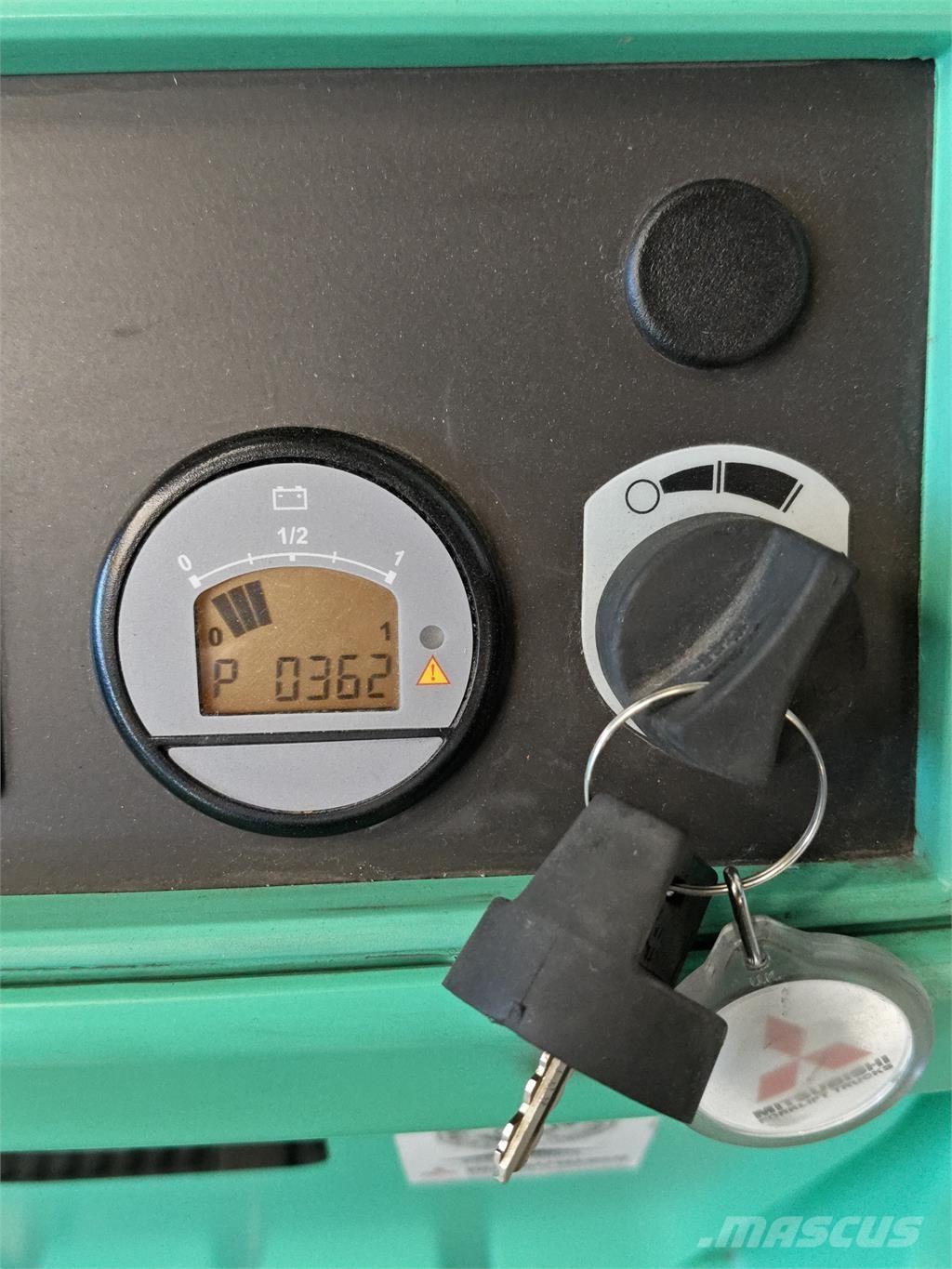 Mitsubishi PBV20N3 平台运输车