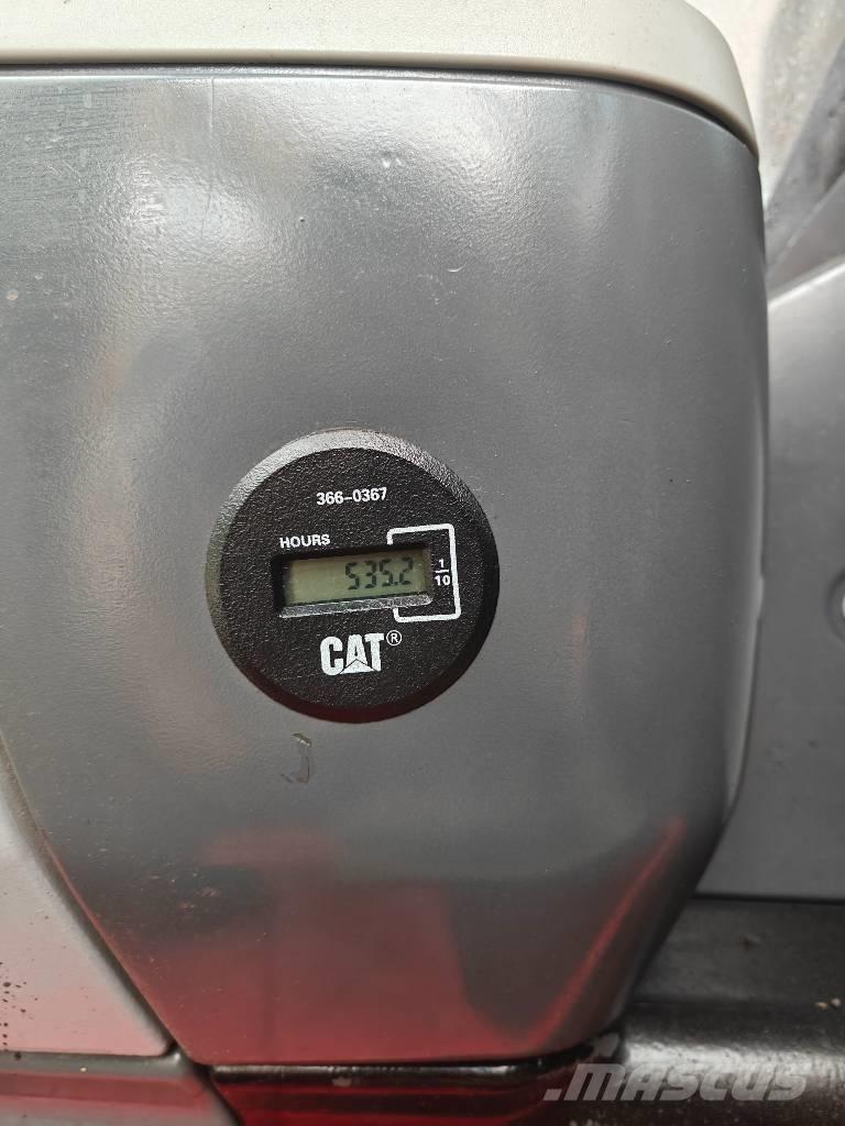 CAT 329 D2 L 履带挖掘机