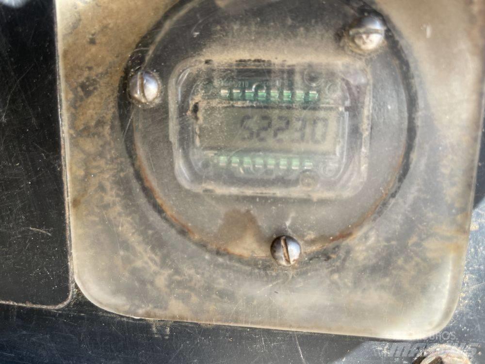 CAT 308 E 2 CR 中型挖掘机