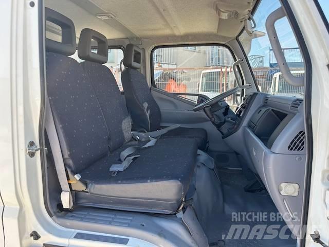 Mitsubishi Fuso FE 皮卡车