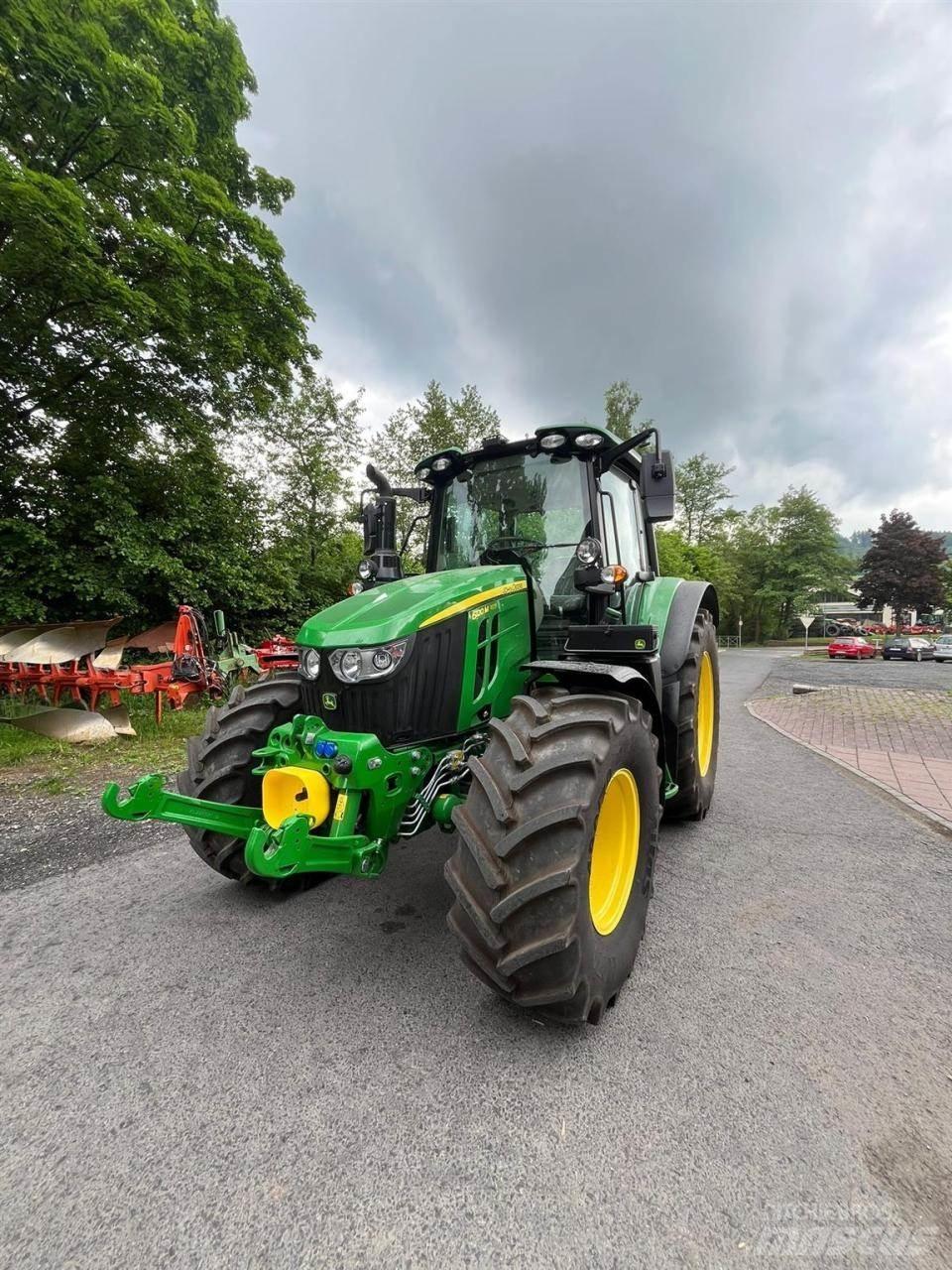 John Deere 6120M 拖拉机/农用车