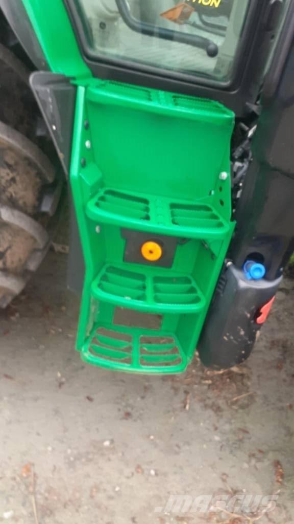 John Deere 6110 R 拖拉机/农用车