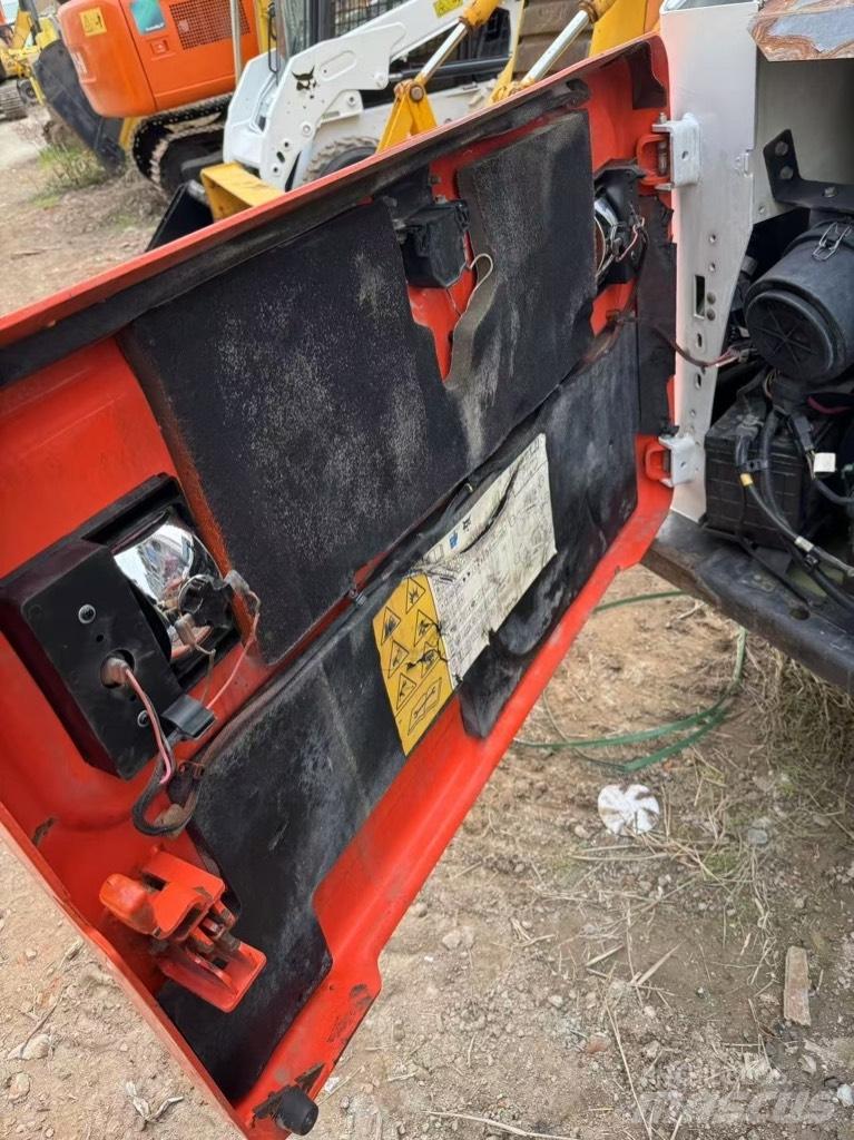 Bobcat S 550 滑移装载机